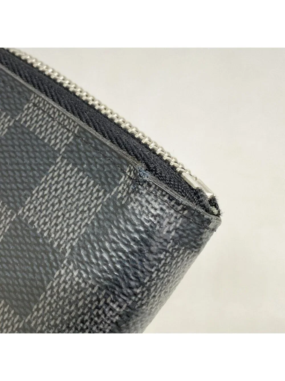 Louis Vuitton Wallet Damier Graphite Zippy Vertical Black